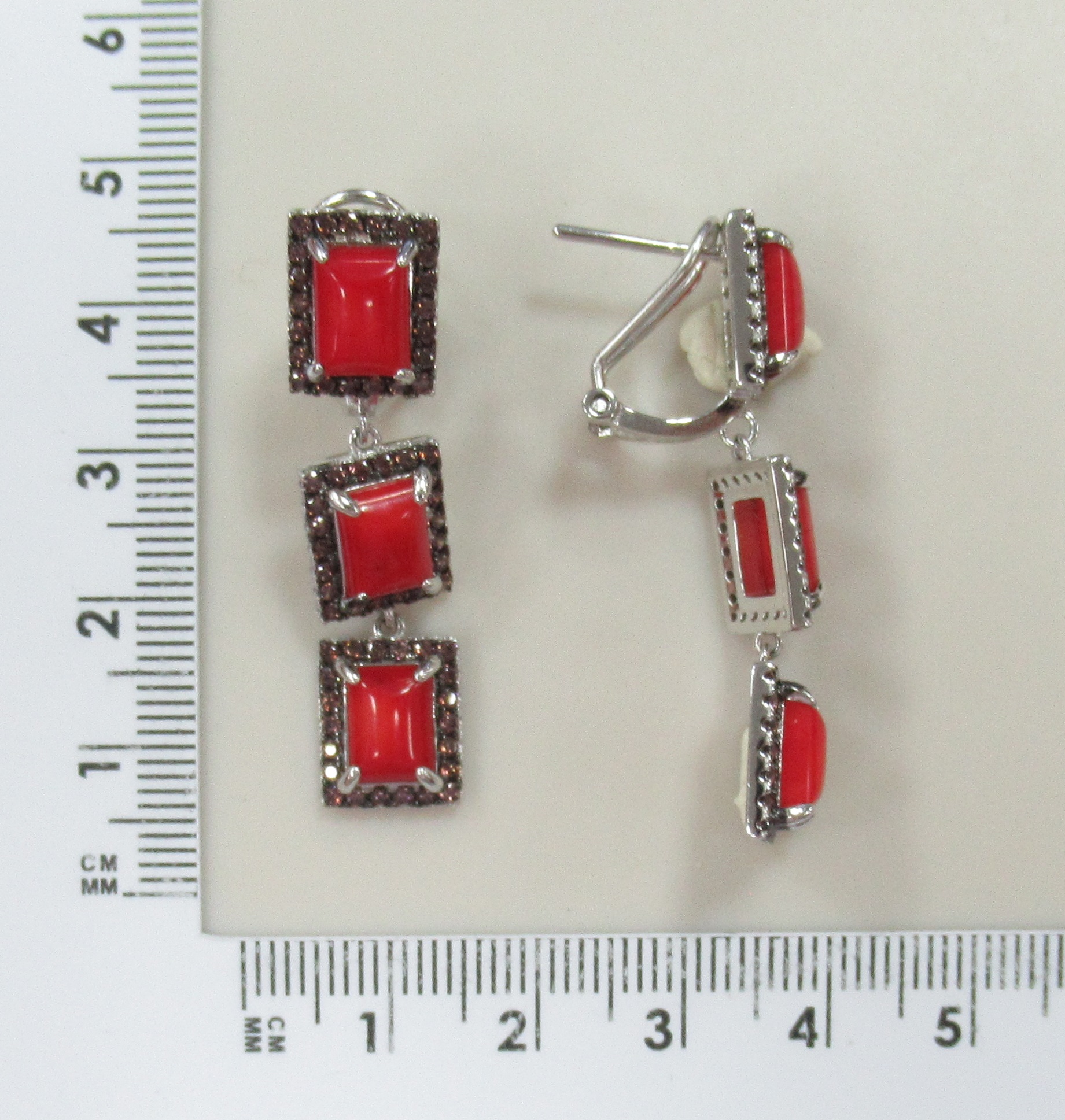 Серебряные серьги с кораллами
